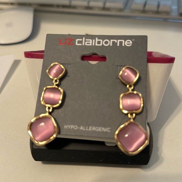 🎉 Liz Claiborne Pink & Gold Earringsngs 🎉 - Picture 1 of 1
